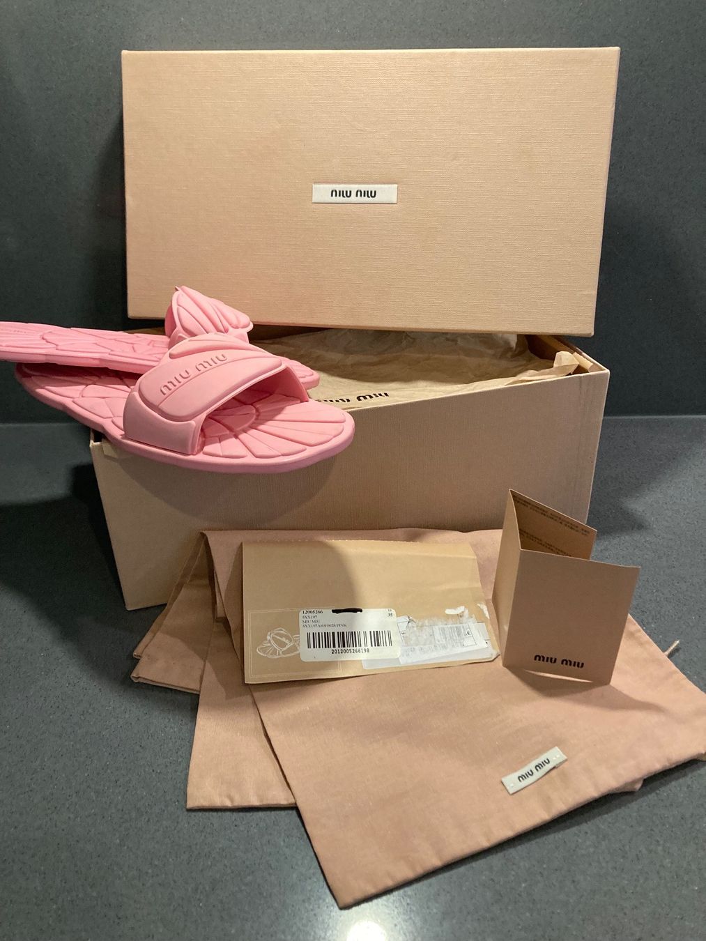 Miu Miu Damenschuhe: Miu Miu scarpe no 35 – Neu und originalverpackt aus Paradiso von Kayakara 2