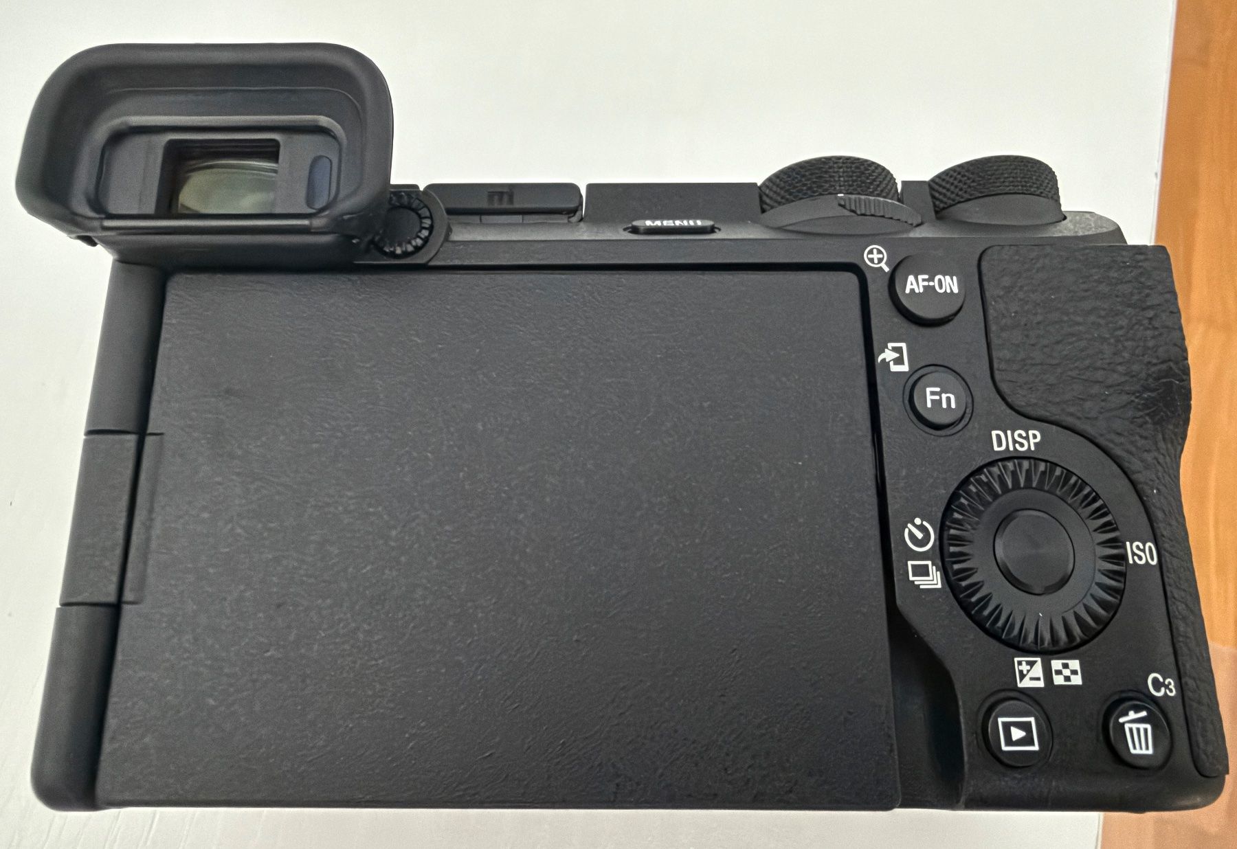 Sony Fotocamera: verkaufe gebrauchte SONY A6700  Systemkamera – Usato da Meisterschwanden venduto da jpm2000 2