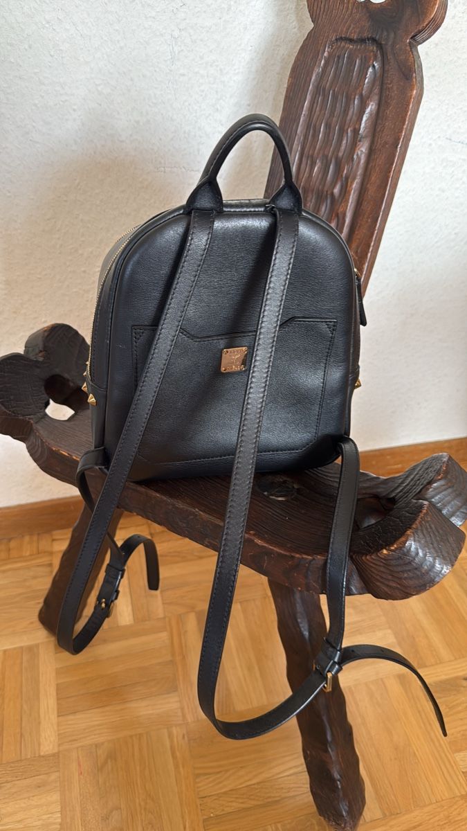 Mcm Sacs à dos: MCM Stark Rabbit Backpack Black Leather — Great Condition! 5 – Neuf (Voir description) à Versoix par pen_6hgs 9