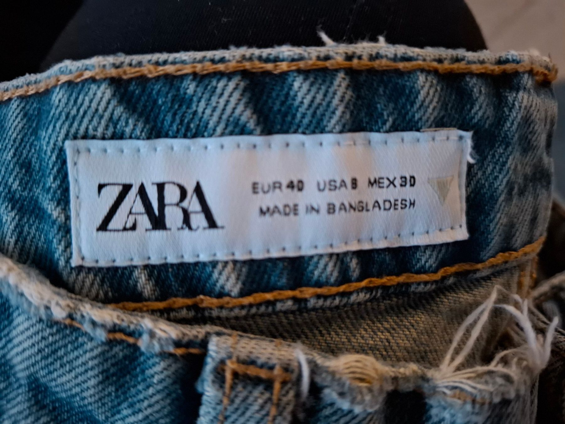 Zara Jeans: Damen Jeans Zara Grösse 40 blau – D'occasion à Birmensdorf ZH par Ducati025 1