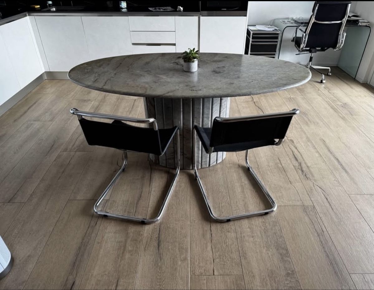 Tische: Oval Marble Table, Pedestal Base, Good Condition – Gebraucht aus Neuchâtel von kri_sqz5 3