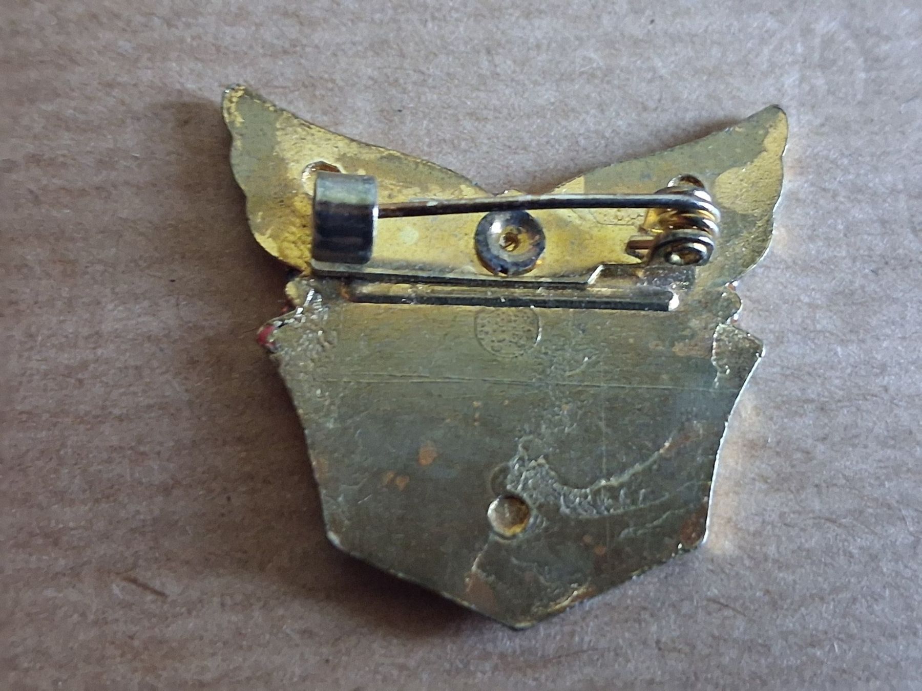 Hard Rock Cafe Placchette & Badge: 2  Anstecker/Broschen Hard Rock Cafe & Teddys or Nothing – Usato da Hagendorn venduto da siwasi3 2