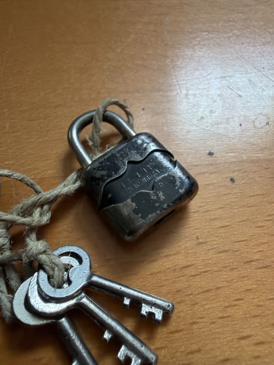 Abus Lucchetti: Set due lucchetti ABUS con chiavi, usato, vintage – Usato da Lugano venduto da AngyHeritage 3