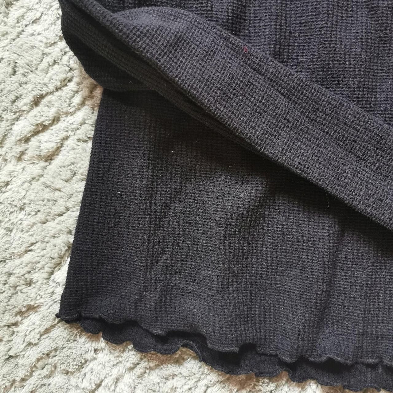 Maglioni & Felpe: Schwarzes Langarmshirt Crop Top TWINTIP – Usato da Ringgenberg BE venduto da Vinyl.Love 2