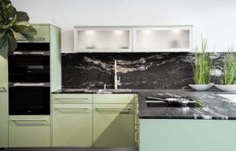 Neue Ausstellungsküche Blassgrün Elbau