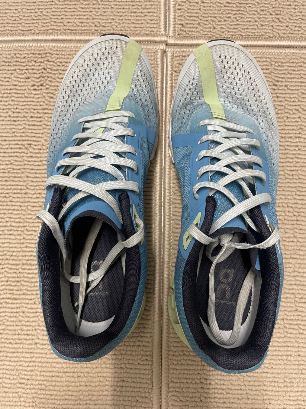 On Scarpe da donna: Gebrauchte ON Schuhe blau – Usato da Schaffhausen venduto da kon_9tj8