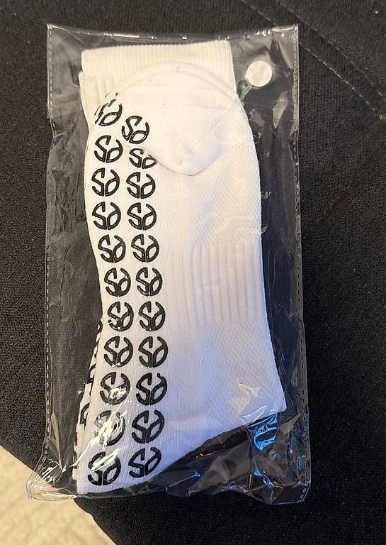 Socken: Restverkauf Grip-Socken Weiss – Neu und originalverpackt aus Liestal von arl_6tv7 3