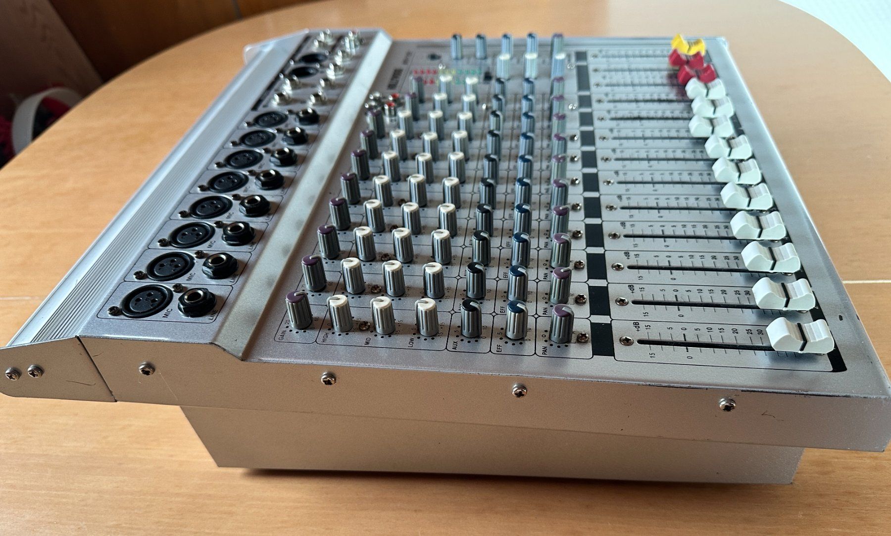 Console di mixaggio: Powermixer Hollywood MXV-1200 12-Kanal – Usato da Buchrain venduto da Pranic 2