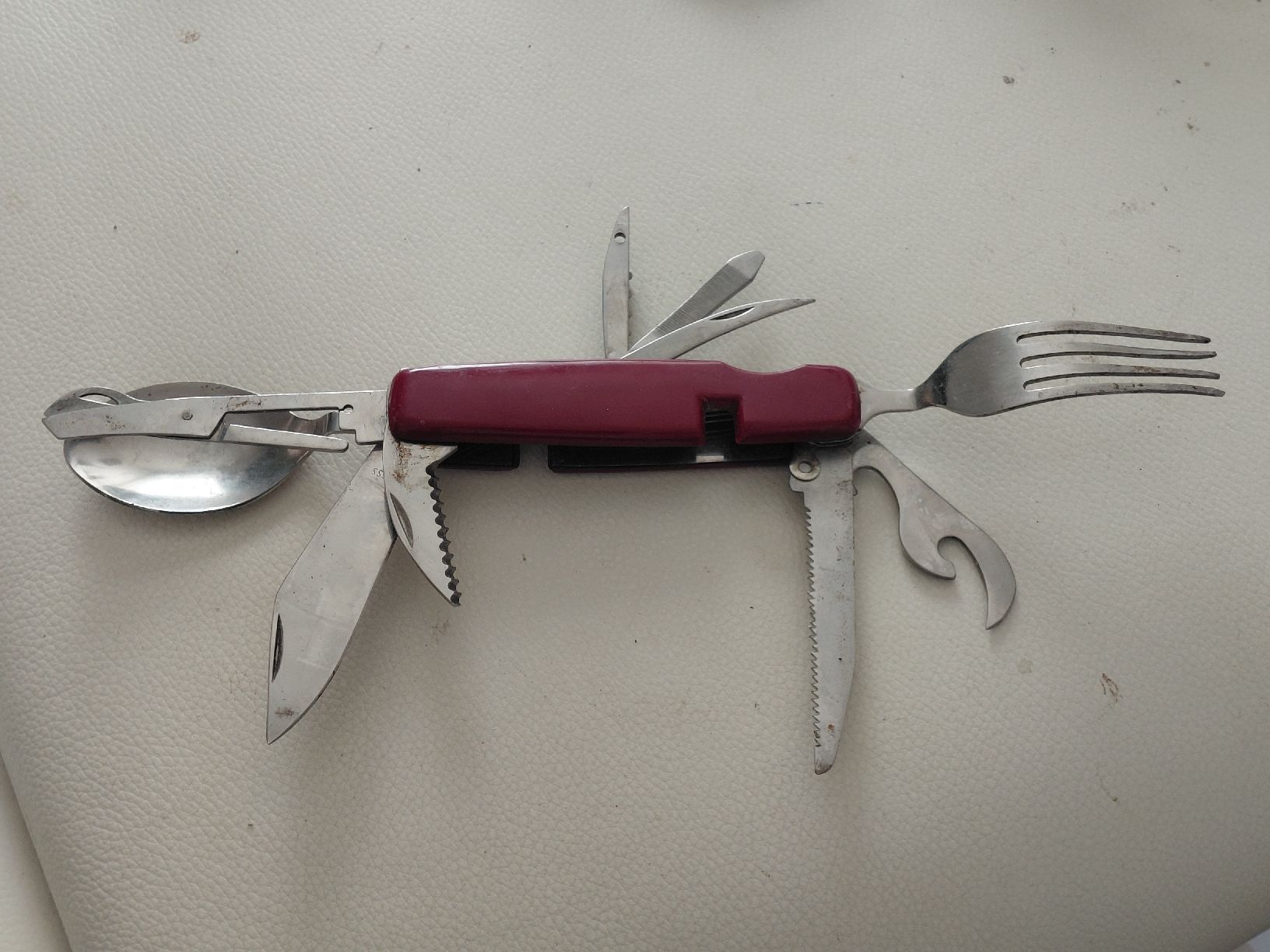 Accessoires: Multifunktionsbesteck rot Edelstahl gebraucht – D'occasion à Belp par mar_76s8 1