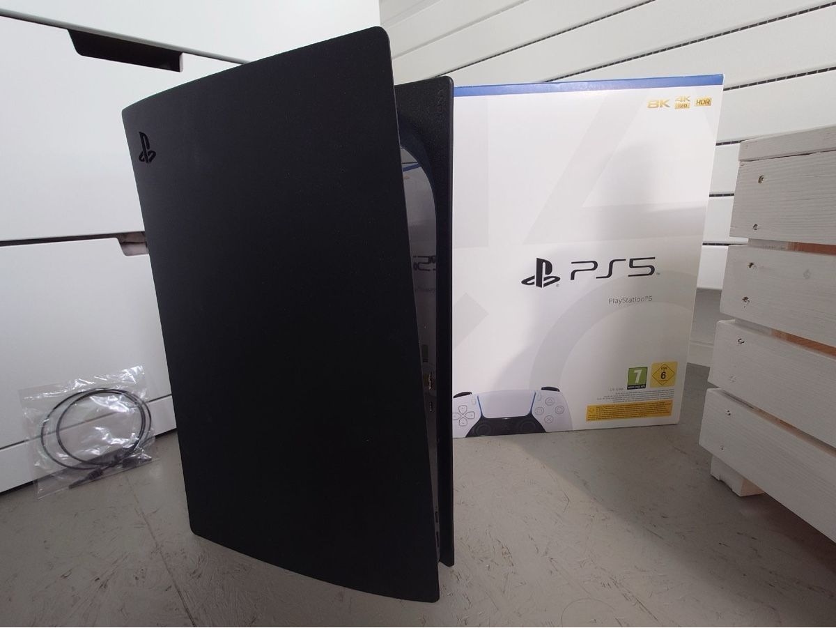 Sony Consoles: PlayStation 5 Disc Version Black – D'occasion à Diegten par ale_67lx