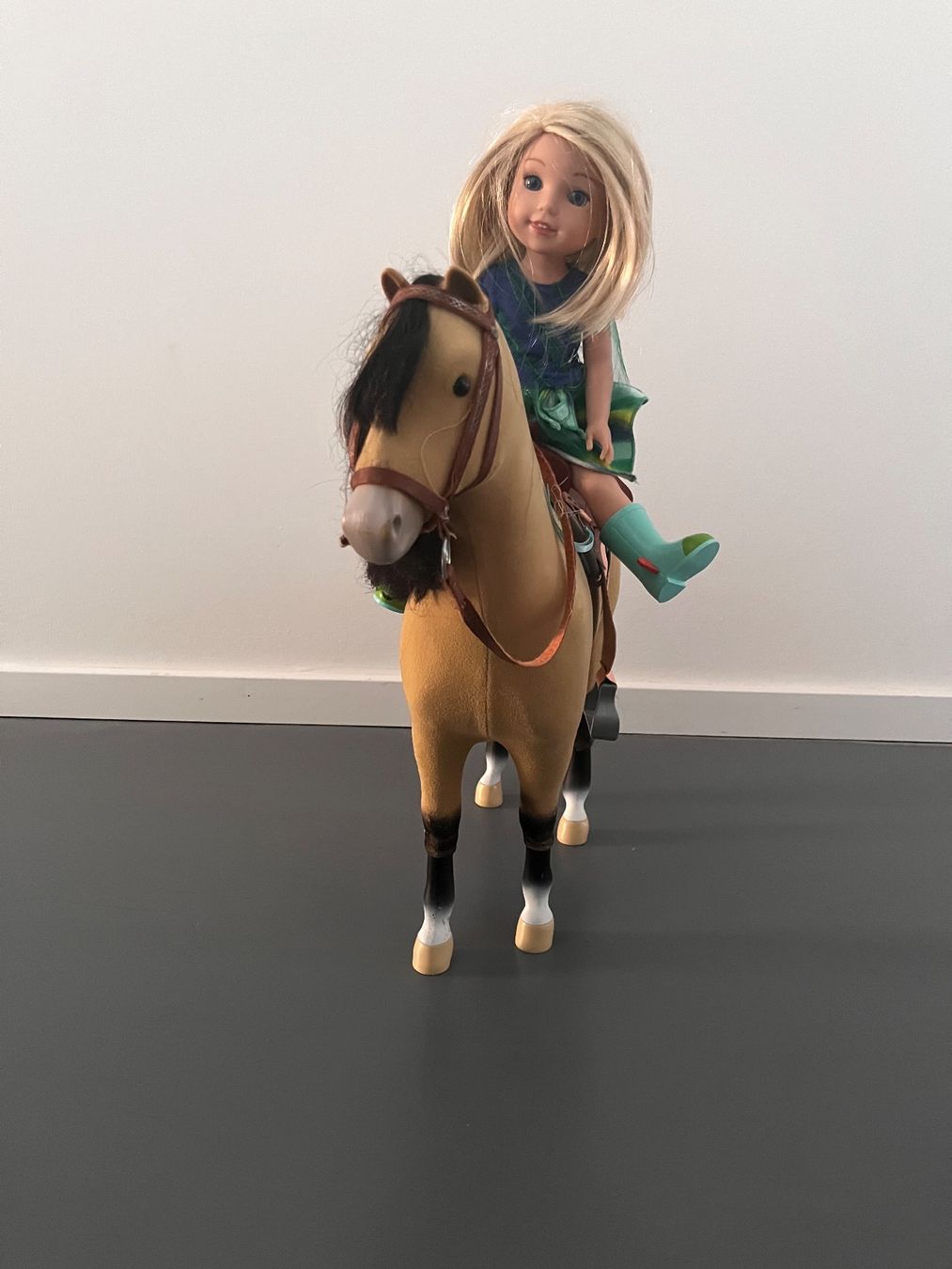 Bambole: Puppe mit Pferd – Usato da Wädenswil venduto da ckeller01 1