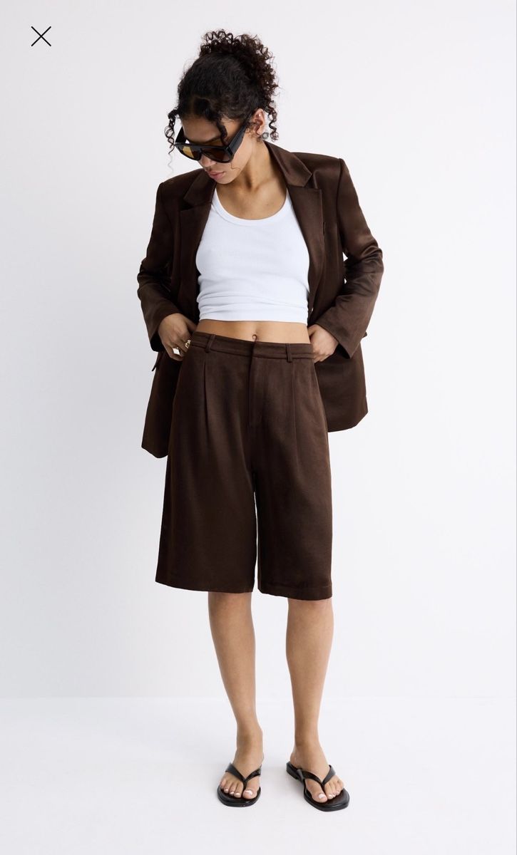 Stradivarius Pantaloni: Stradivarius Bermuda-Shorts – Grösse 34 – Usato da Aarberg venduto da lep_qc92 1