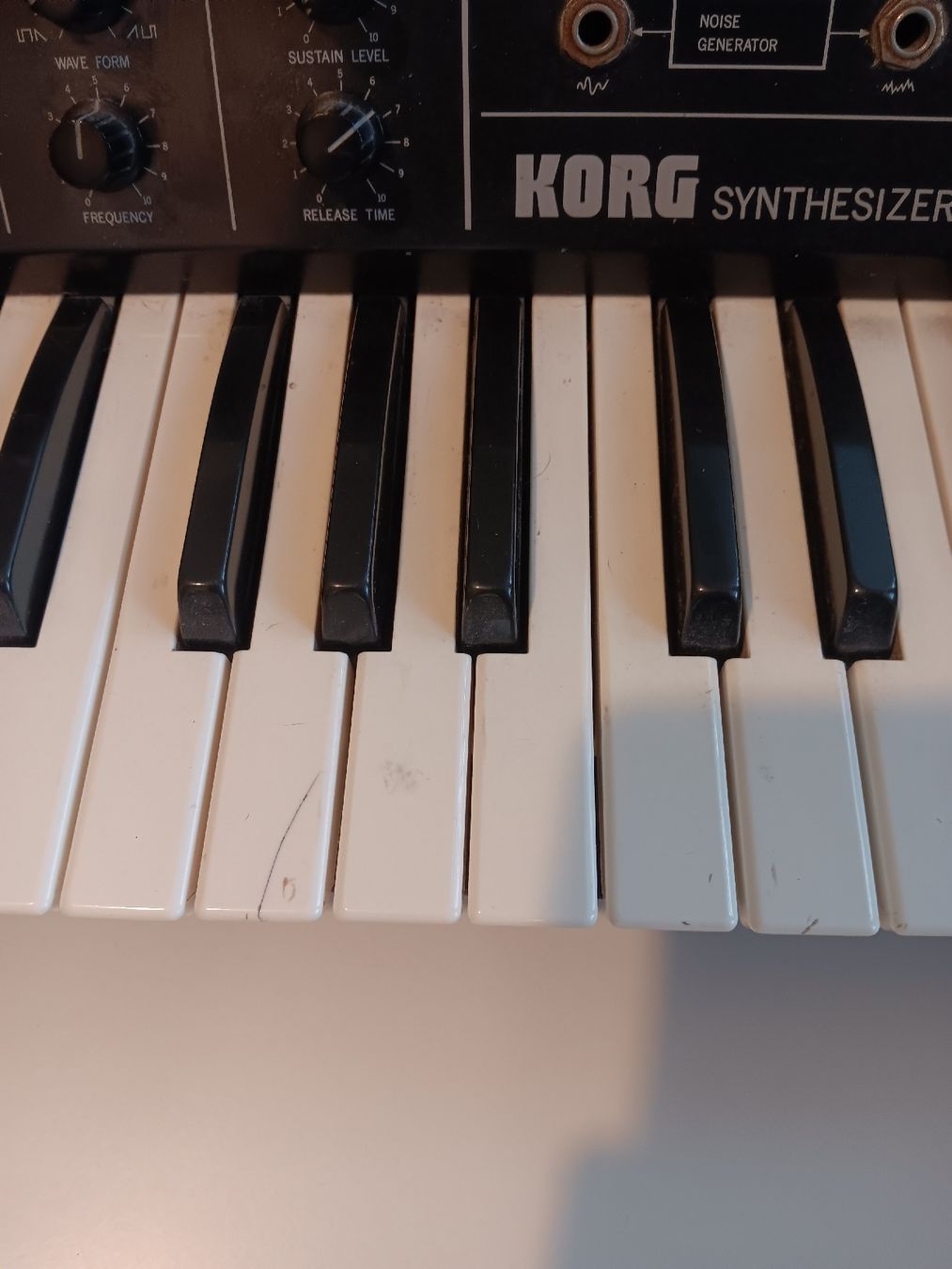 Korg Strumenti musicali: Korg ms 10 vintage synthesiser – Usato da Versoix venduto da lpid69 7