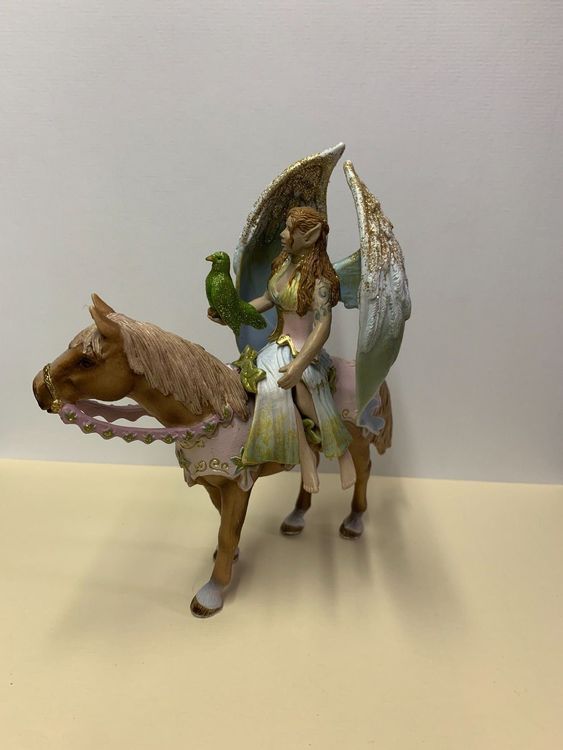  Schleich Elfe mit Pferd und Vogel (Gebraucht) in Zürich für CHF 13 Illustration 