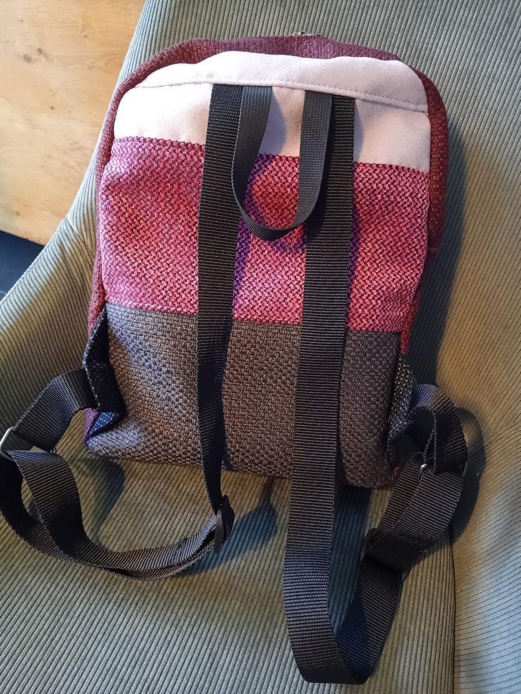 Rucksäcke: Rucksack mit Innentaschen, Beere/Grau, Stoff – Neu (gemäss Beschreibung) aus Burgdorf von carodesign1 1