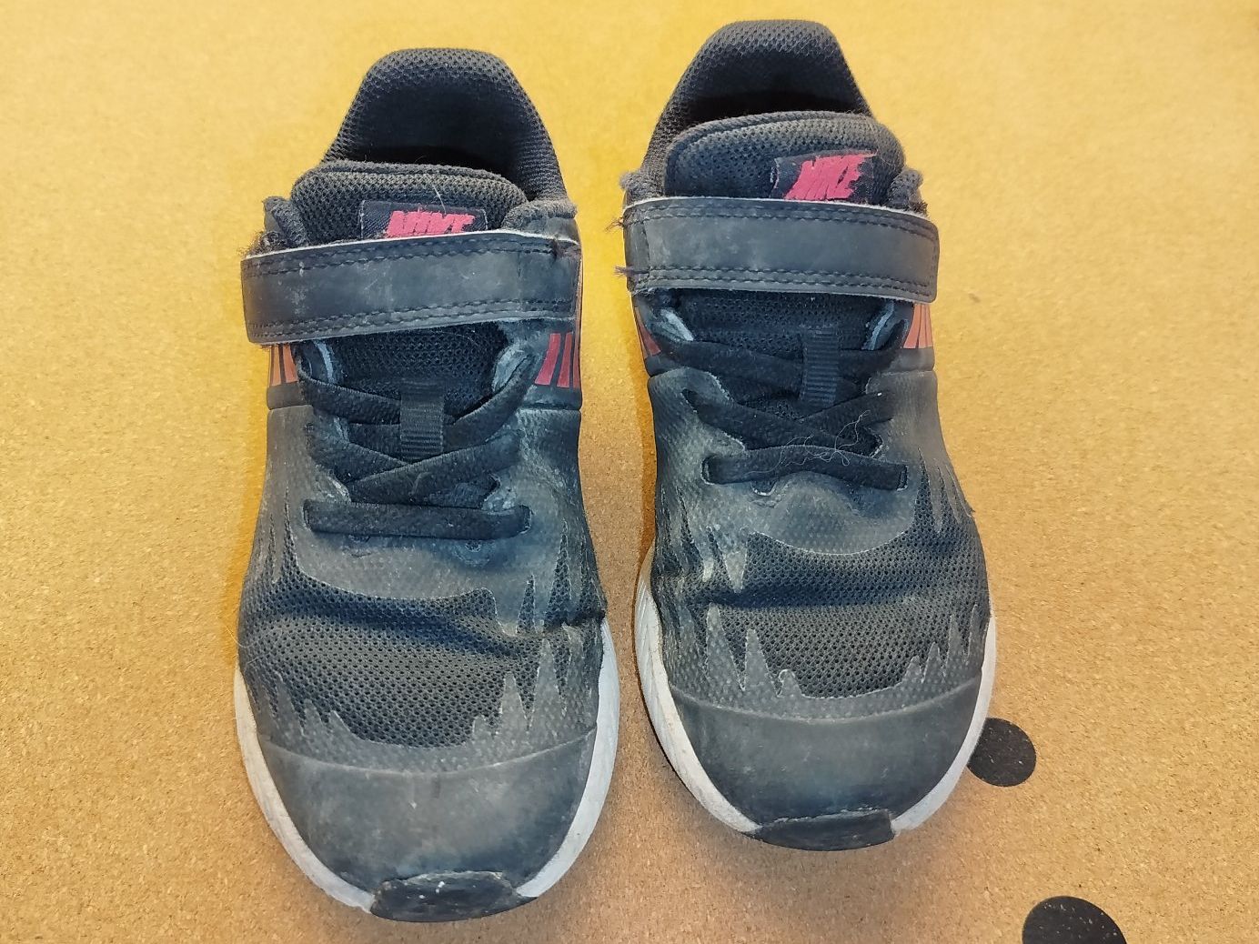 Nike Scarpe per ragazzi: Nike Star Runner Kinderschuhe, Grösse 30 – Usato da Oberhofen am Thunersee venduto da jojozurich 1