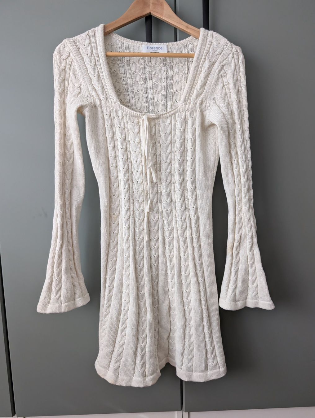 Vestiti: Strickkleid aus Baumwolle creme weiss, Gr. M – Nuovo (secondo la descrizione) da Lachen SZ venduto da numberphile