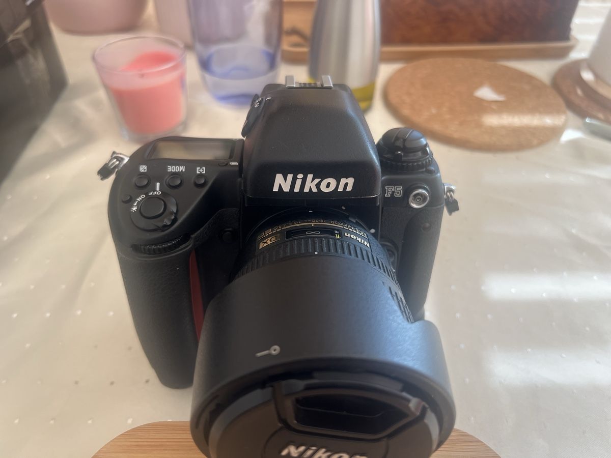 Nikon Fotocamera:  Nikon F5 mit Objektiv  – Usato da Zürich venduto da jao_2bx7 8