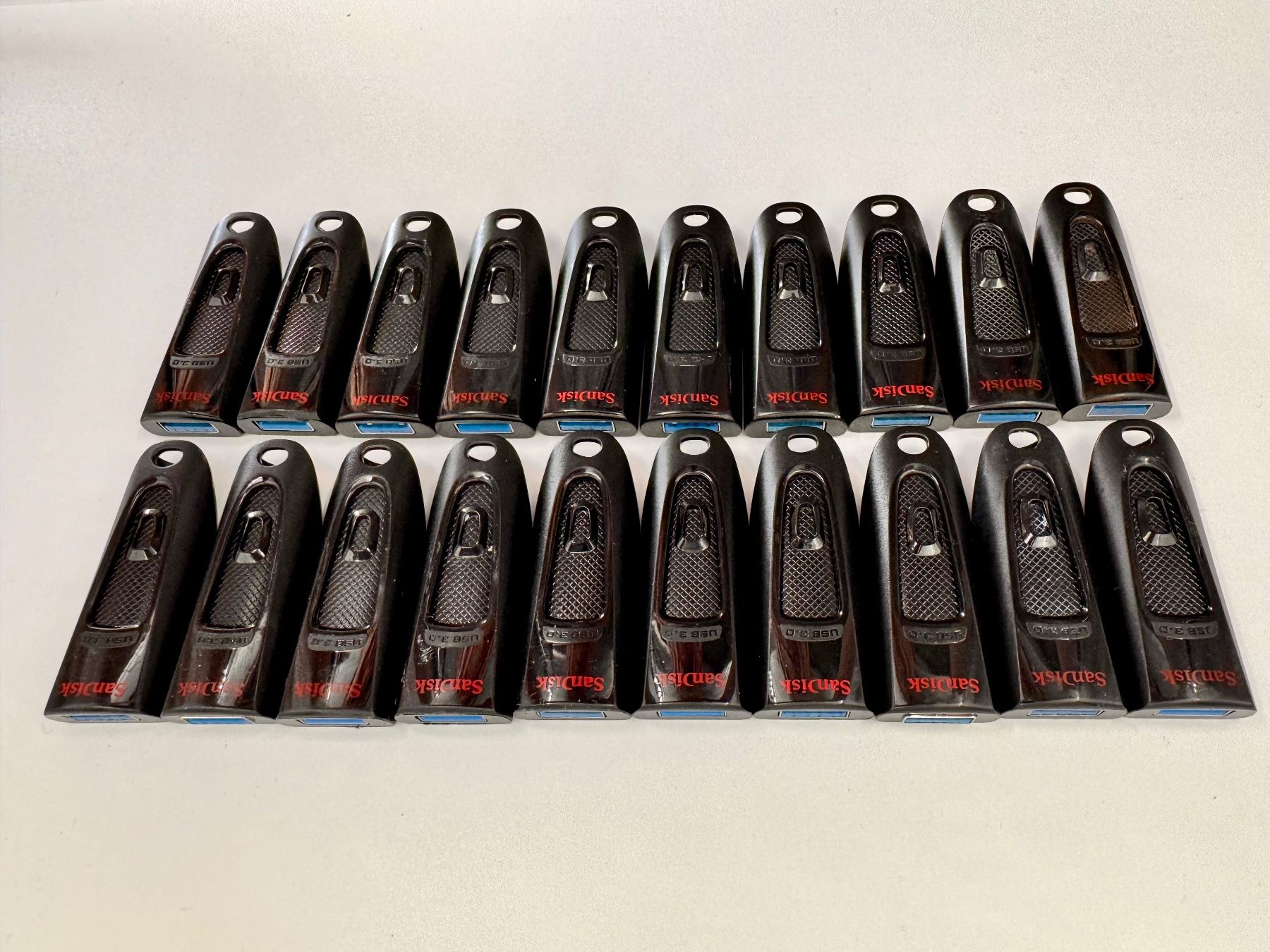 Sandisk Chiavette USB: 20x SanDisk 16GB USB 3.0 Sticks – Usato da Hermetschwil-Staffeln venduto da Mobile2013 3