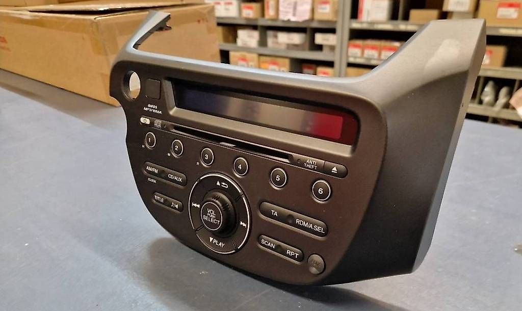 Radio: Radio Honda Jazz  – Usato da Genève venduto da cha_s6yj