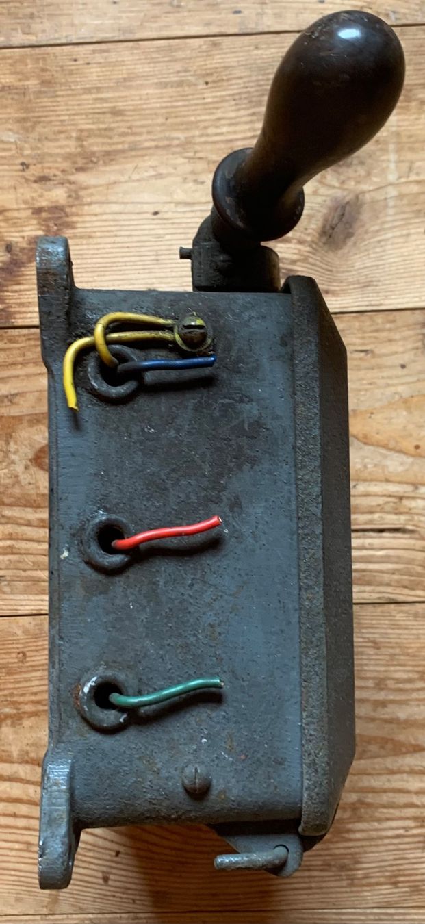 Alimentazione elettrica: Schaltkasten aus Bunker der CH Armee – Usato da Goldingen venduto da Bergler012 4