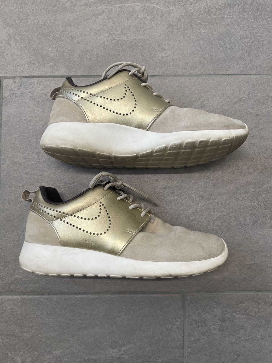 Nike Scarpe da donna: Nike Sneaker gold – Usato da Kilchberg BL venduto da ann_kwk5