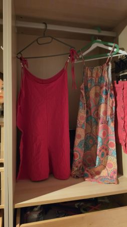 Damen-Kleider, bunte Muster Grösse 40 guter Zustand