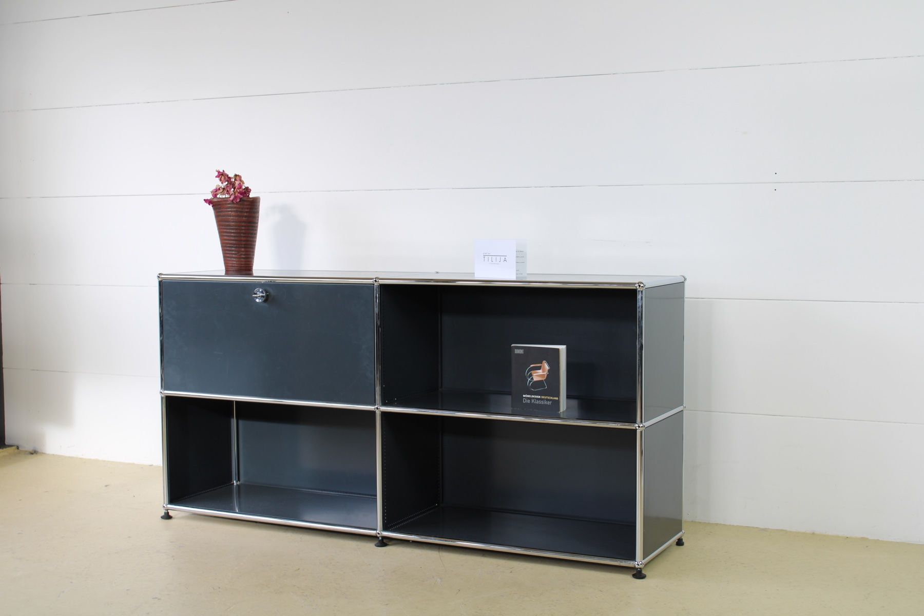 USM Cassettiere: USM Sideboard in Anthrazitgrau, individueller Umbau möglich – Usato da Meinisberg venduto da atelier_TILIJA 3