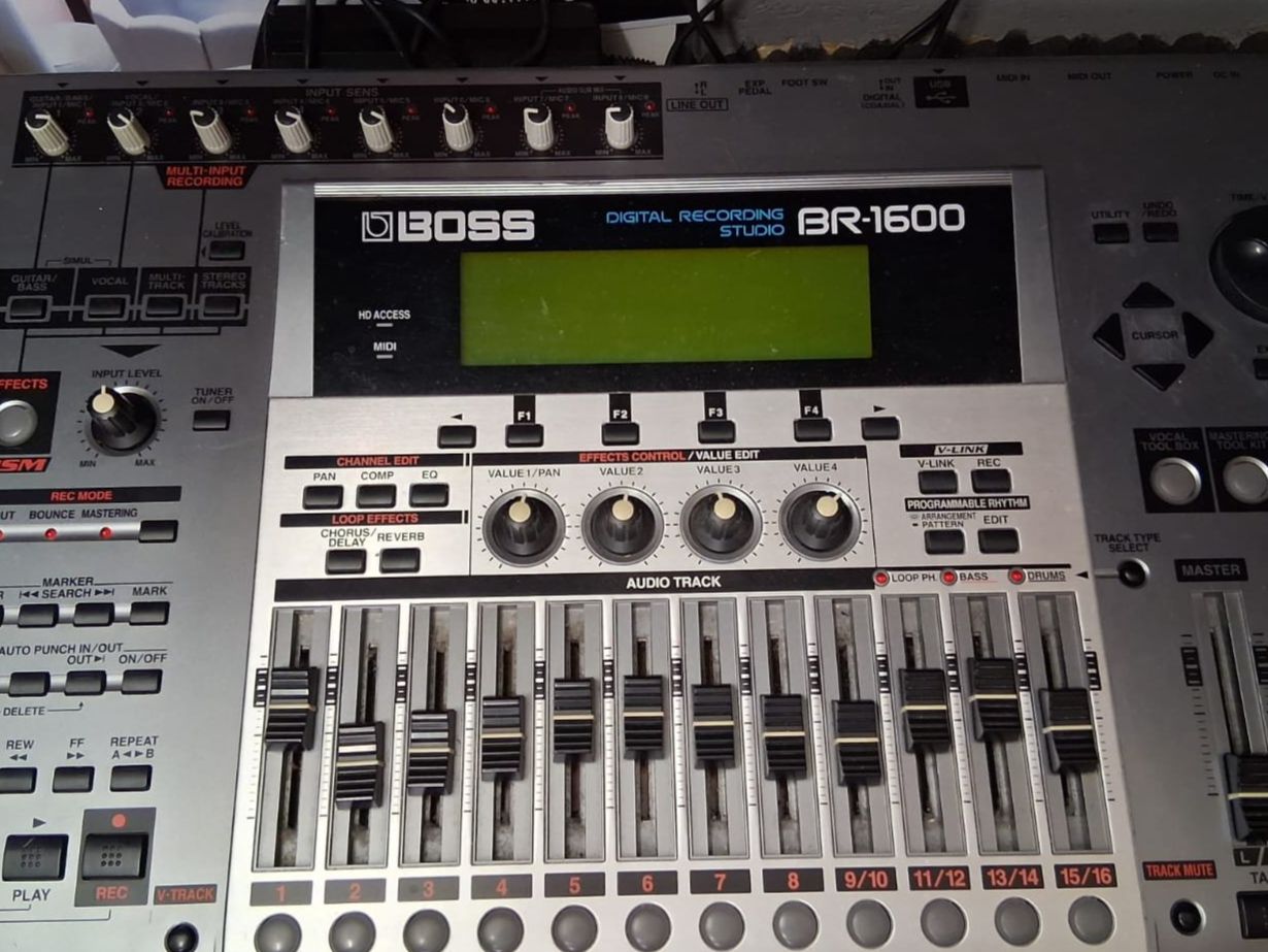 Boss Registratori: Boss BR 1600 HD Homerecorder – Usato da Aeschi SO venduto da git_l8rn 2