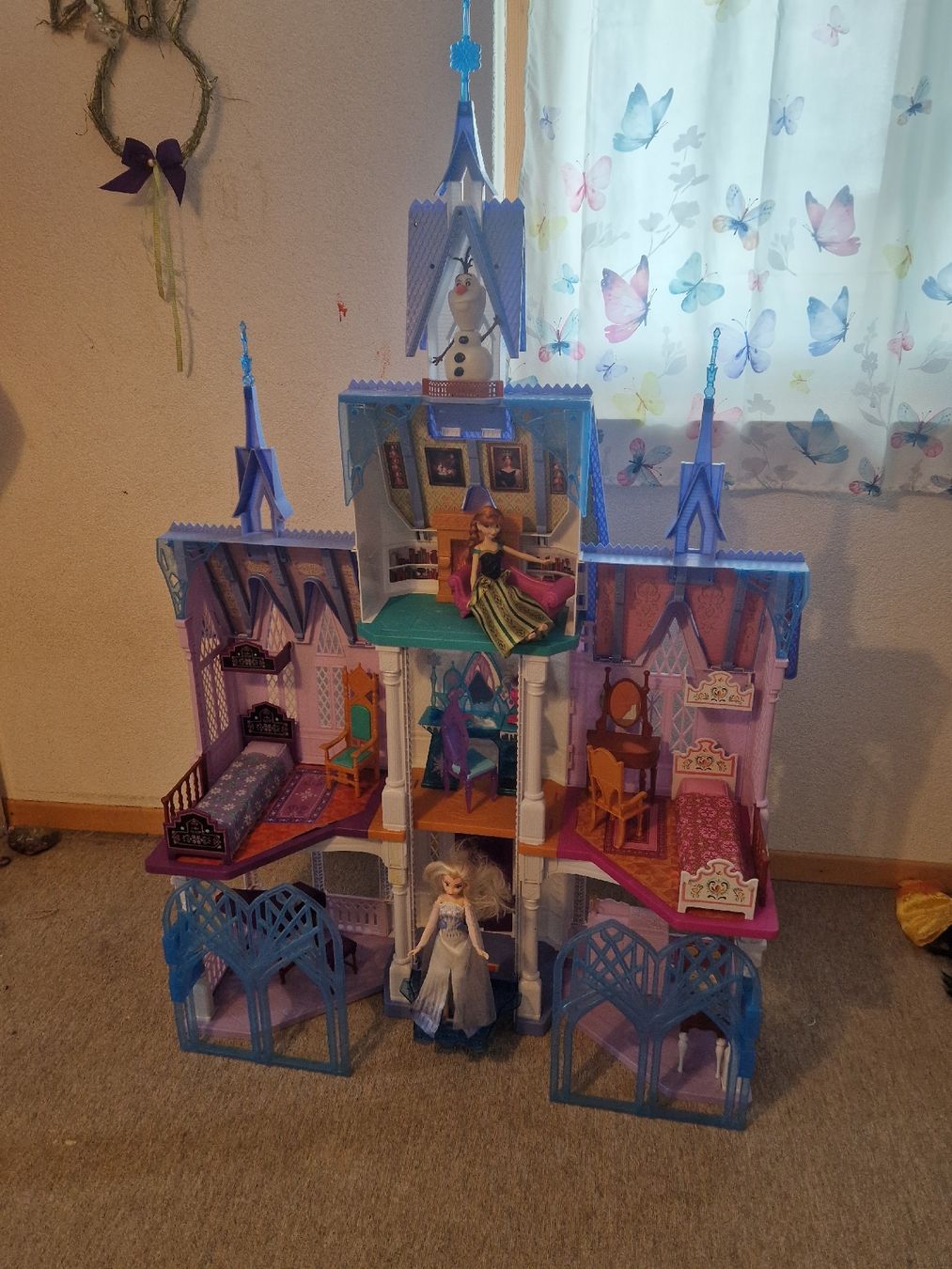 Hasbro Case e mobili per bambole: Schloß Arendel Disney – Usato da Dietlikon venduto da gunner242 1