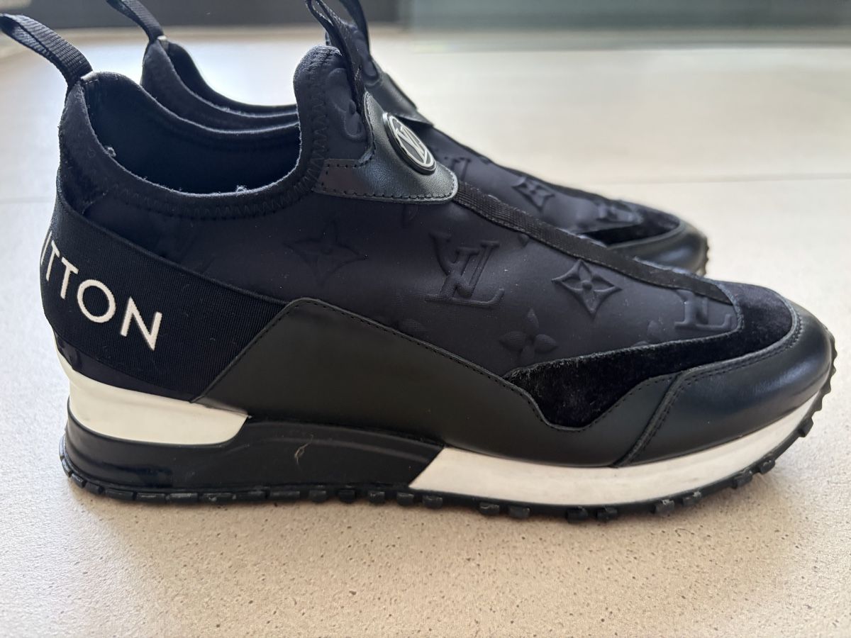 Louis Vuitton Scarpe da donna: Louis Vuitton Run Away Monogram sneakers – Nuovo (secondo la descrizione) da Cologny venduto da sab_xh7v 1