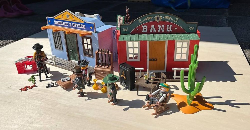 PLAYMOBIL® 70012 SHERIFF'S Office Bank Western valise à emporter cow