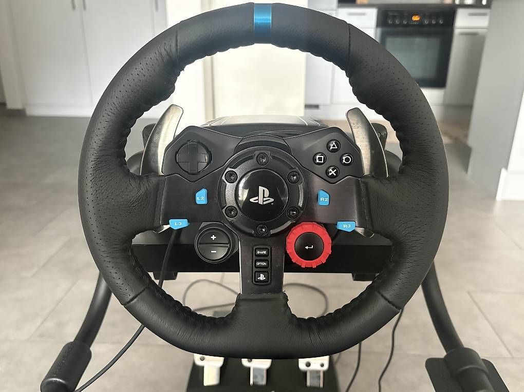 Sedie: Playseat + Logitech G29 – Usato da Giubiasco venduto da sal_j5sd 1