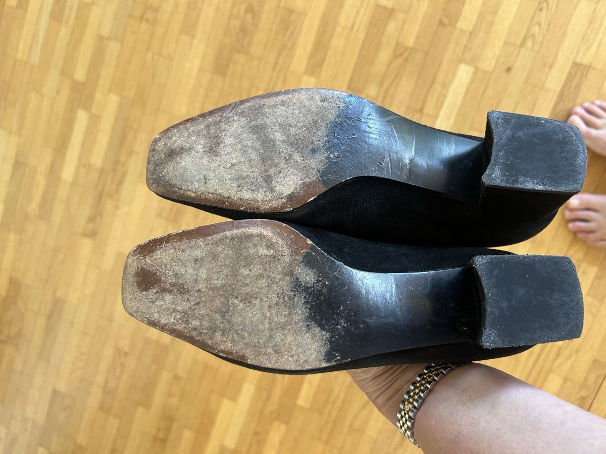 Stuart Weitzman Scarpe da donna: Stuart Weitzman Pumps Wildleder schwarz Grösse 38.5 – Usato da Blonay venduto da lucy20102012 5