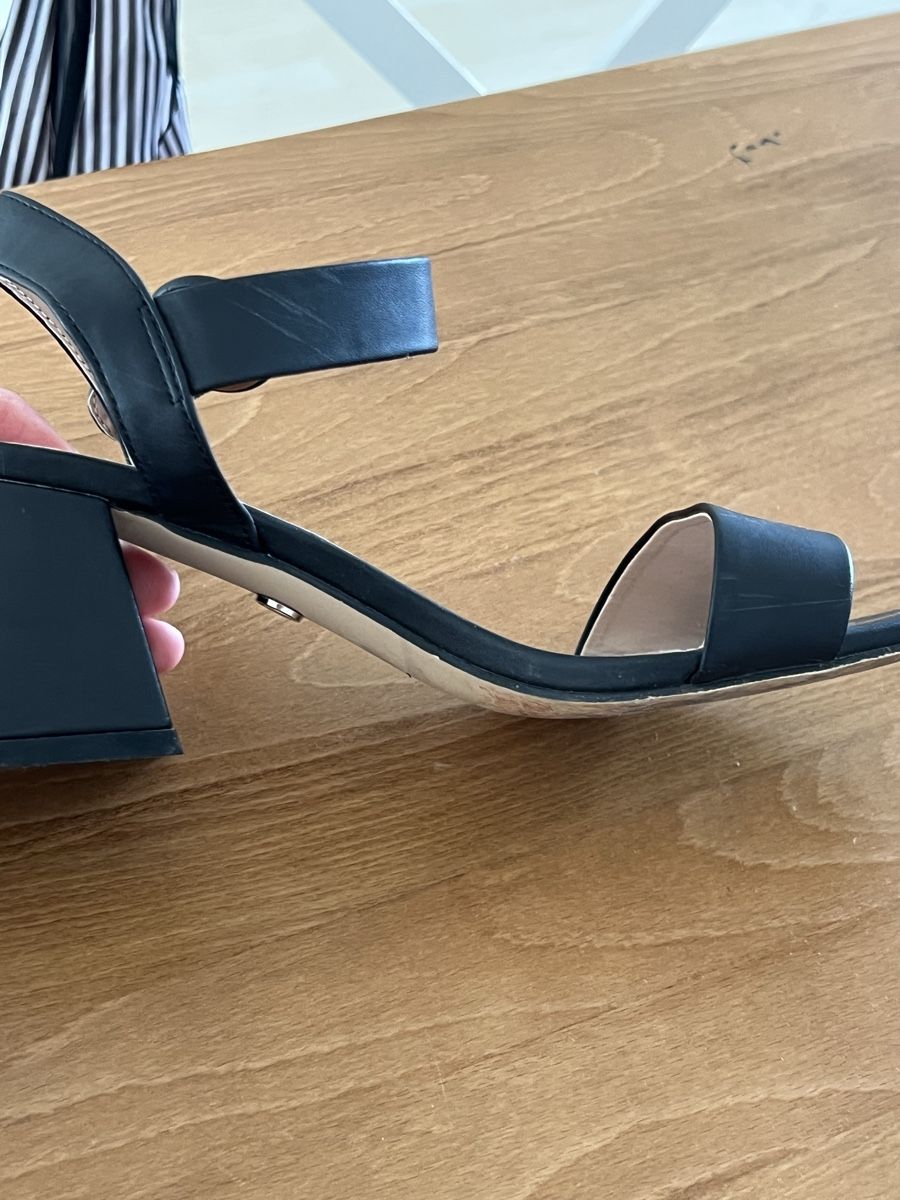 Scarpe da donna: Schwarze Sandalen mit Blockabsatz Grösse 37 – Usato da Zürich venduto da fer_5h7x 3