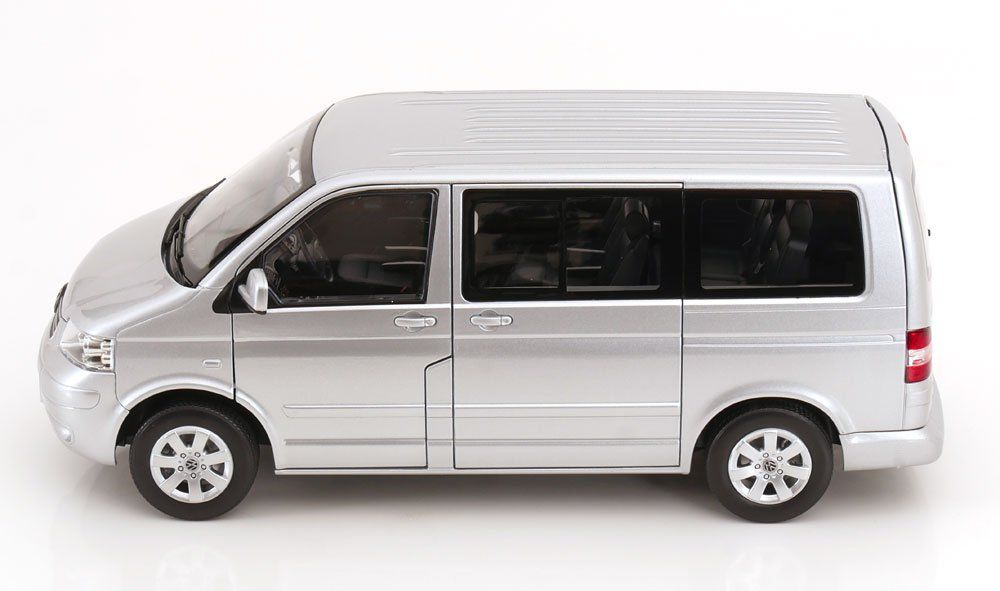 Volkswagen Modellini d'auto: VW T5 Multivan Bus Phase I 2003-2009 silber met.     1:18 – Nuovo e nell'imballaggio originale da Gerlafingen venduto da espero88 2