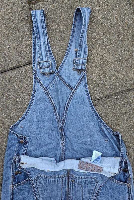 Jeans: Latzhosen Jeans Gr. 36 – Usato da Küssnacht am Rigi venduto da AutoVilla 3