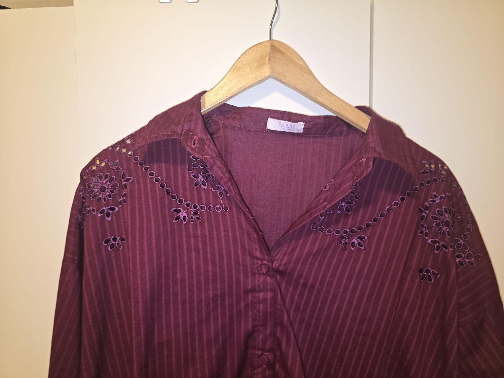 Camicette: shirt Large size , Like New  – Nuovo (secondo la descrizione) da Biel/Bienne venduto da ver_n5sj 2