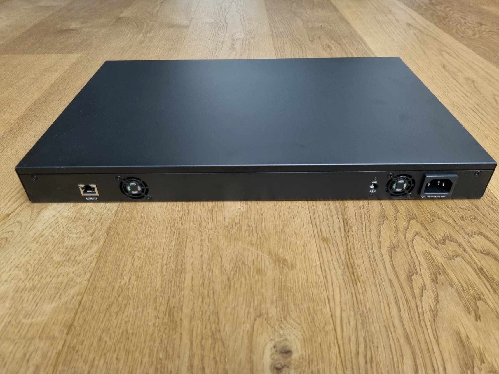 Ubiquiti Hub & Switch: Ubiquiti EdgeSwitch 48 Lite – Usato da Steinhausen venduto da c.matt 1
