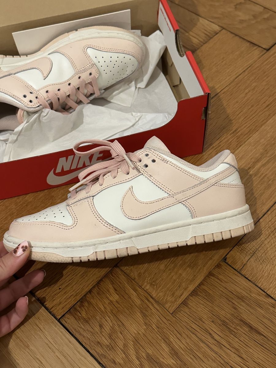 Nike Chaussures femmes: Nike Dunks – D'occasion à Basel par lar_vkr5 3