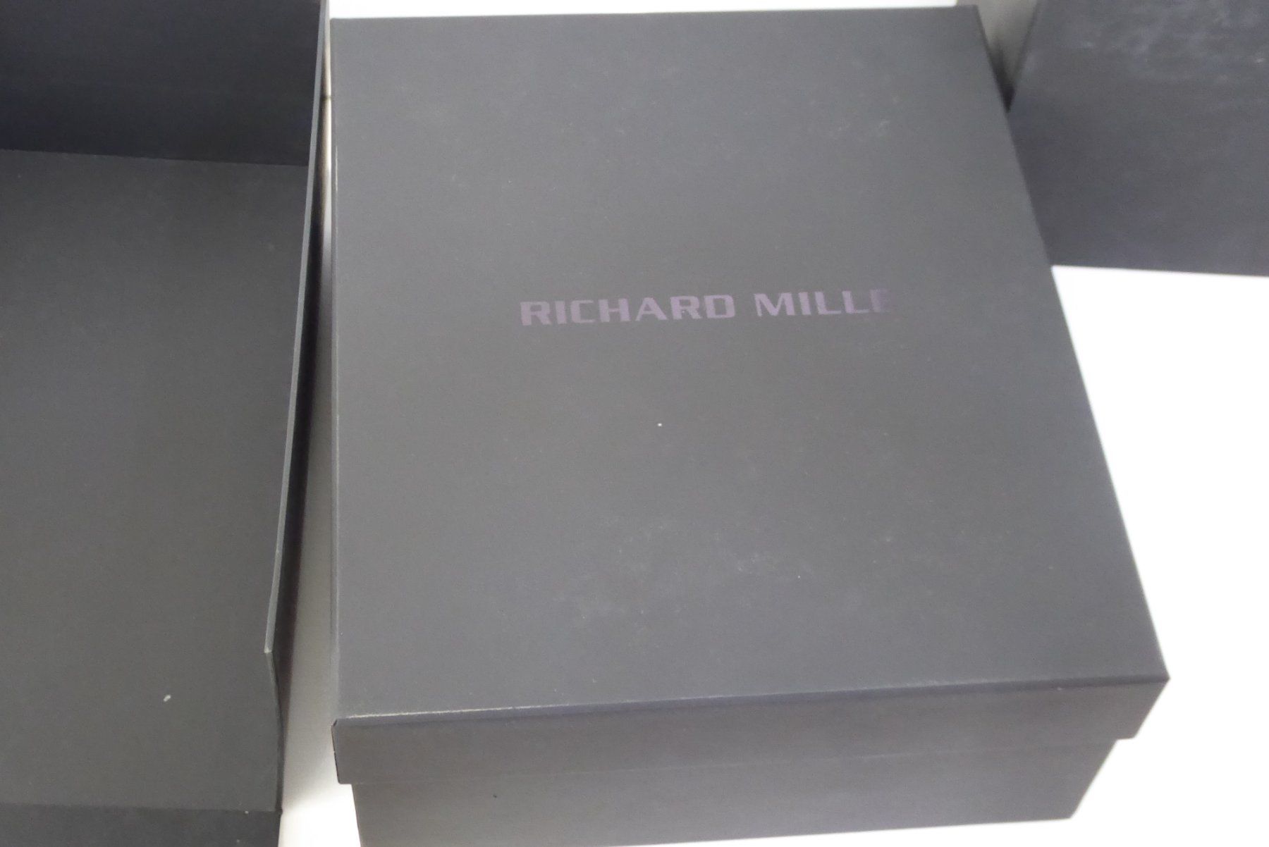 Richard Mille Boîtes de montres: Richard Mille box for watch – D'occasion à Geneve par adr_xk6n 7