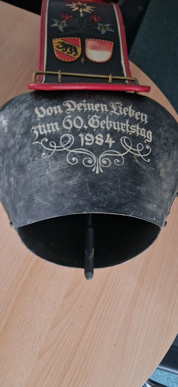 Glocken & Treicheln: Schweizer Kuhtreichel mit  Riemen – Gebraucht aus Attiswil von Ebrud 5