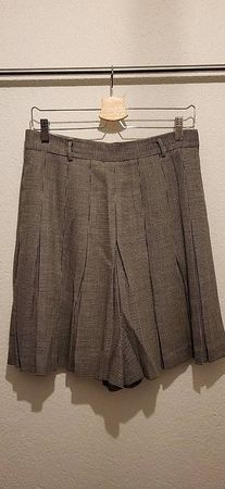 Faltenshorts schwarz/weiss, Gr. 42/M