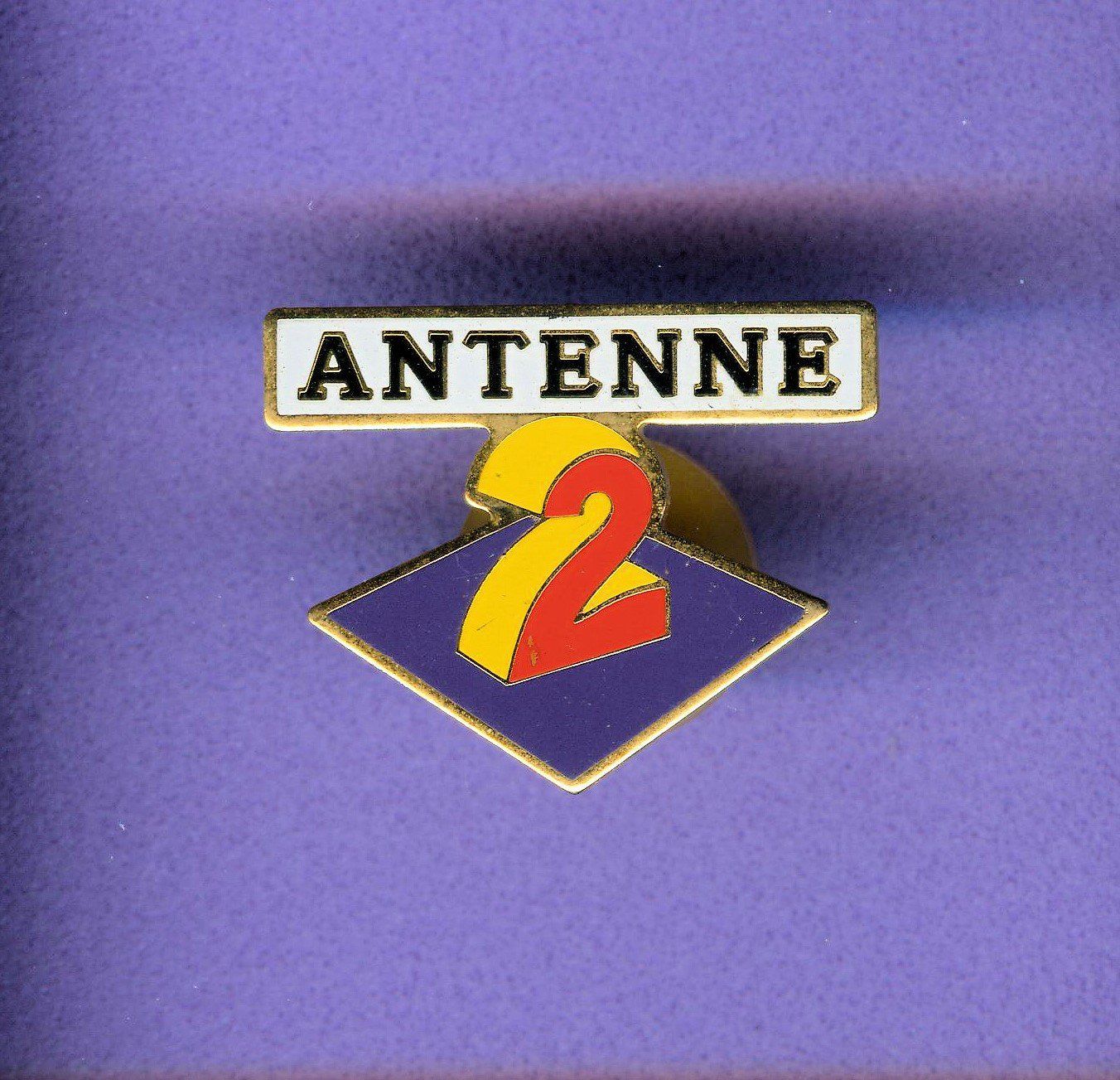 Placchette & Badge: ANTENNE 2 – Usato da Winterthur venduto da Sammleroase
