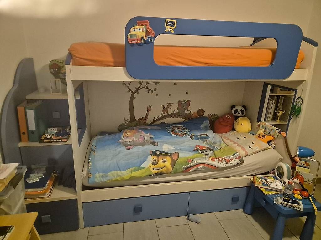 Letti: Vendo letto a castello con rete, materassi e con 5 cassetti – Usato da S.antonino venduto da Bc26