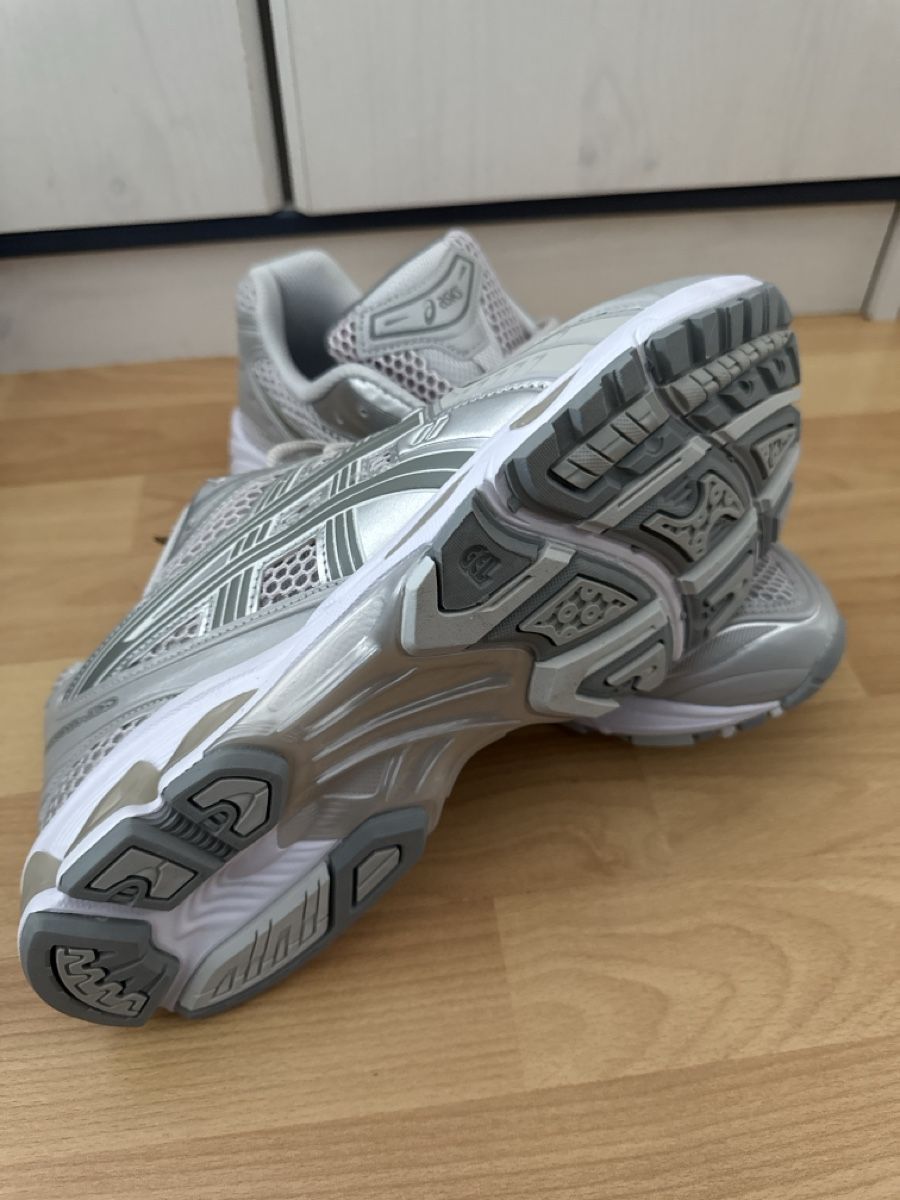 Herrenschuhe: Asics gel Neuf – Neu und originalverpackt aus Cressier NE von Mo2708 2