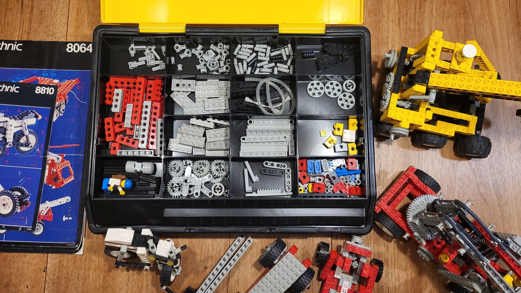 Giocattoli: Lego und Lego Technic Bausteine Umfangreiche Sammlung – Usato da Hombrechtikon venduto da Mylaine 1