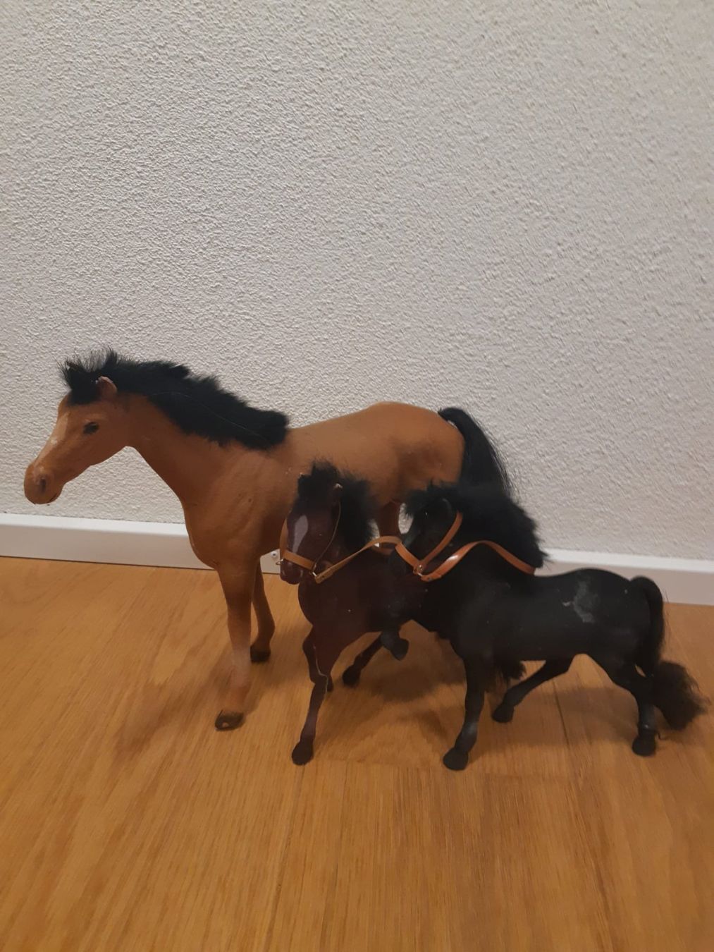 Giocattoli: Drei Barbie Pferde – Usato da Thundorf venduto da sondeben