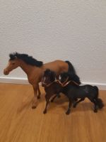 Drei Barbie Pferde