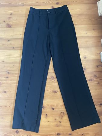 Elegante, schwarze Stoffhose - Grösse 38